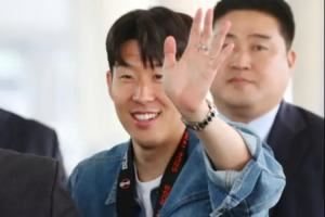 衣锦还乡!孙兴慜返回韩国,应球迷要求短暂佩戴上欧联杯冠军奖牌