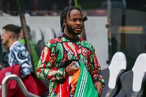 ESPN:斯特林暂不考虑前往沙特或大联盟,但他在英格兰选择有限