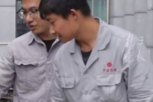镇江队球员许俊杰:修空调是为了生活,踢足球是因为梦想