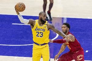  NBA高管：詹姆斯执行球员选项是错误的决定 他应以自由身签约骑士