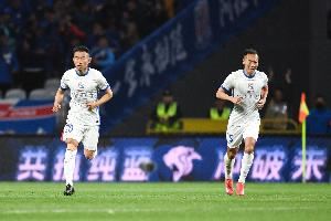  媒体人：申花“二老”吴曦、于汉超的状态比国家队很多人要好