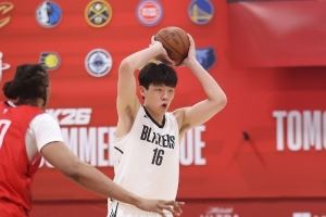  👀美媒晒杨瀚森和约基奇的夏联数据对比 前者除了篮板均占上风